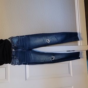 Kancan Cropped Distressed Skinny